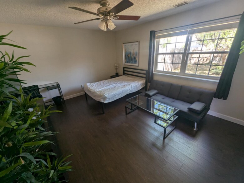 Primary Photo - 132 Sussex Dr