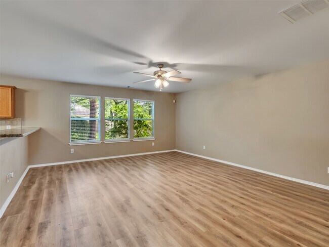 Building Photo - 34 W Sage Creek Pl