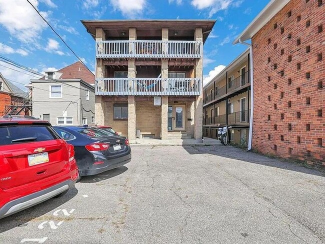 Building Photo - 89 W 9th Ave