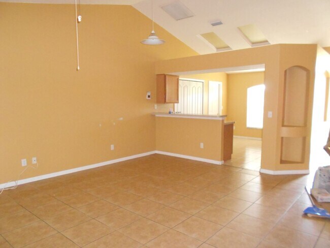 Building Photo - 3/2/2 with home with 1412 living sqft is c...