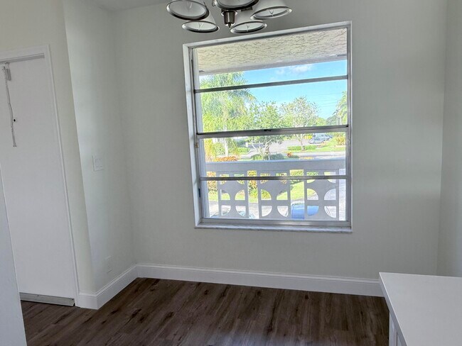 Building Photo - 1340 NW 18th Ave