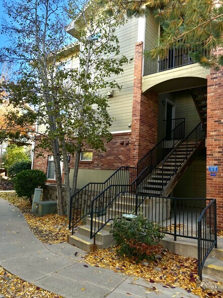 Building Photo - 8400 S Upham Way