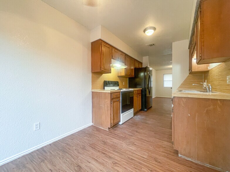 Building Photo - 1904 Ramada Dr