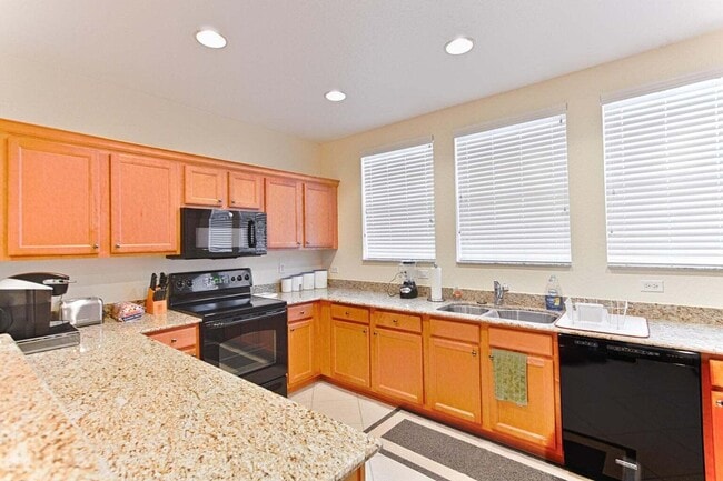 Building Photo - 660 Amador Ln