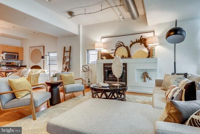 Building Photo - 1125 11th St NW