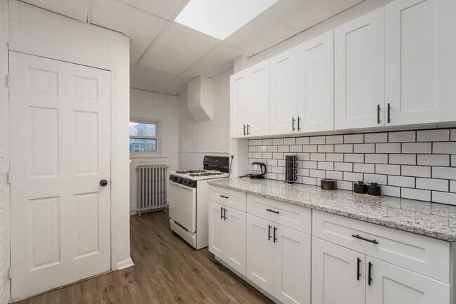 Building Photo - Move-In Ready 3BR Home in Central Allentown