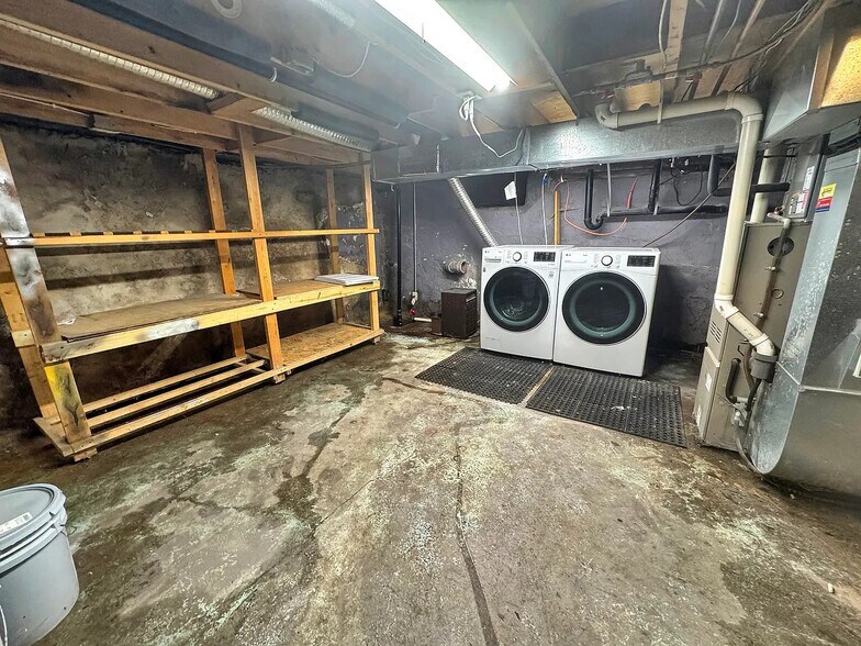 Building Photo - 465 3rd Ave