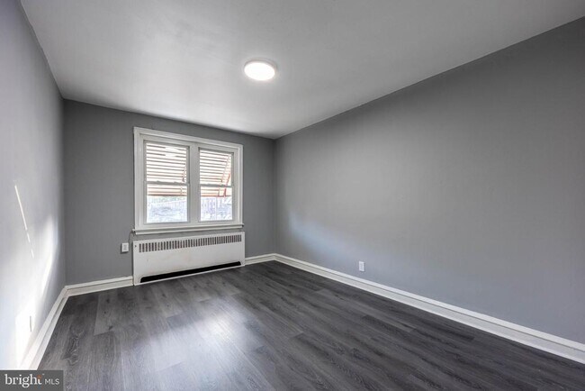 Building Photo - 1150 Devereaux Ave