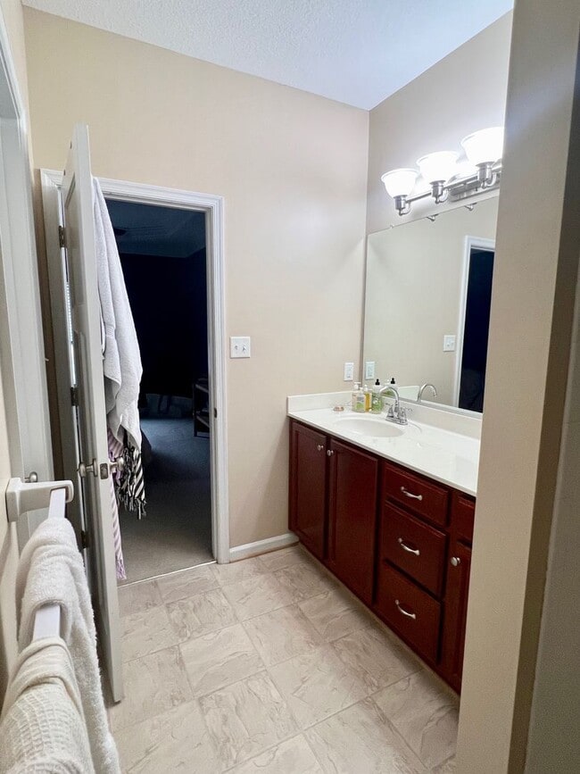 Building Photo - 3BD/2.5BA End Unit Condo in Harbor Walk! B...