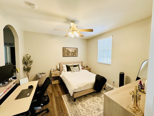 Building Photo - 4802 W Bexley Park Dr