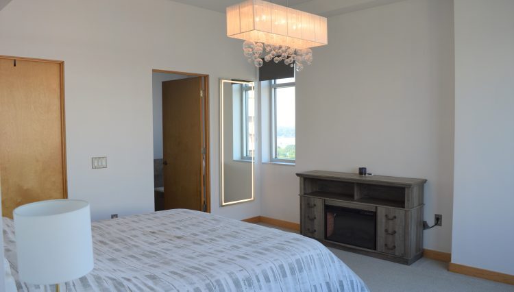 Building Photo - 309 W Washington Ave