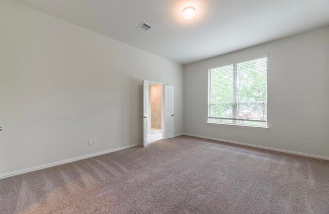 Building Photo - 711 Embercove Dr