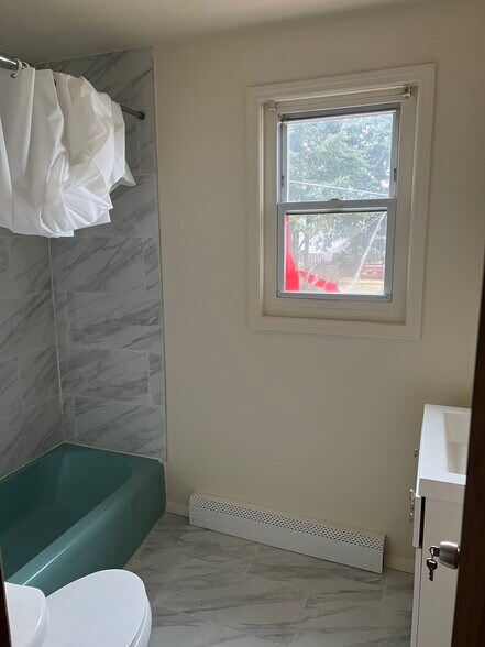 Building Photo - 35 Washington St