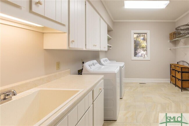 Building Photo - 5 Huntingwood Retreat