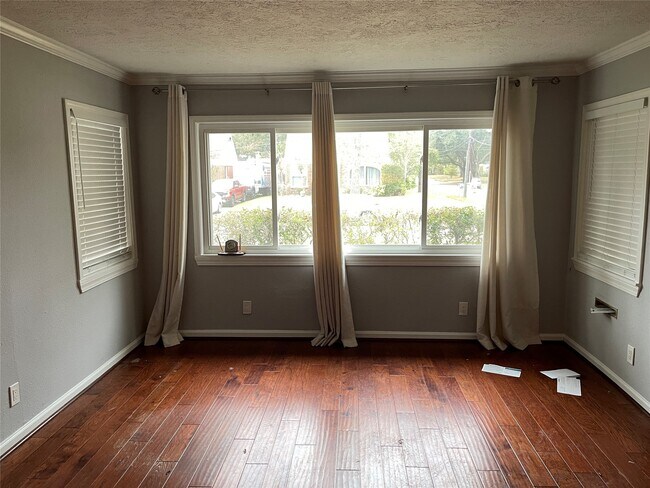 Building Photo - 6674 Sylvan Rd