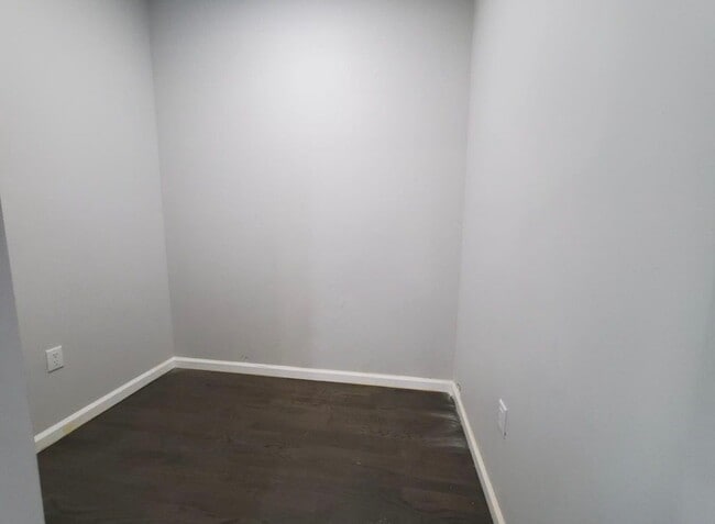 Building Photo - 557 Ocean Ave