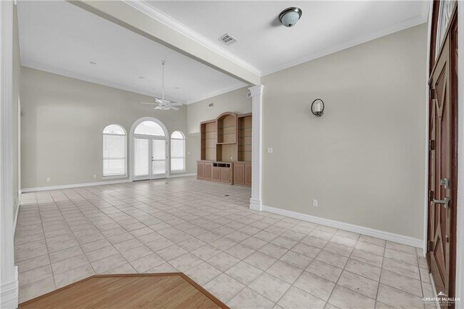 Building Photo - 321 Condor Ave