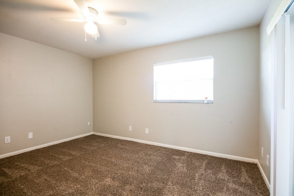 Building Photo - 2261 SE 28th St