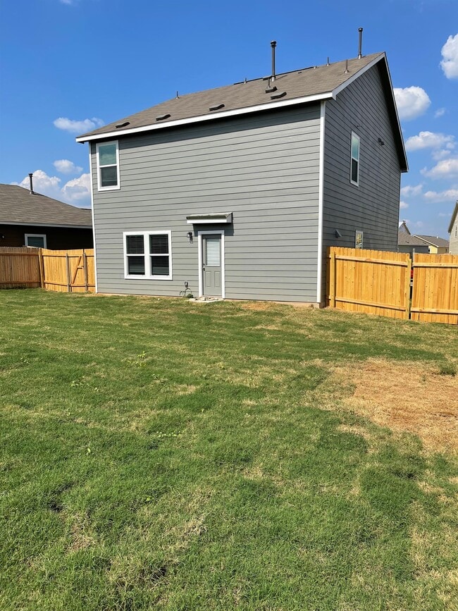 Building Photo - 10646 Vinateros Dr