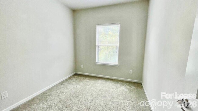 Building Photo - 1519 S Church St