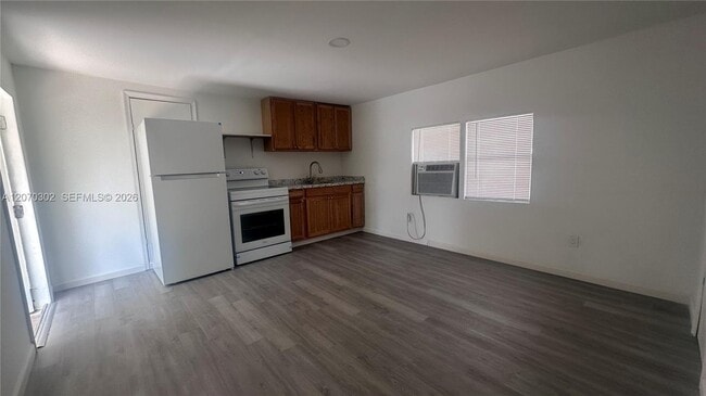Building Photo - 11942 Anchorage Way