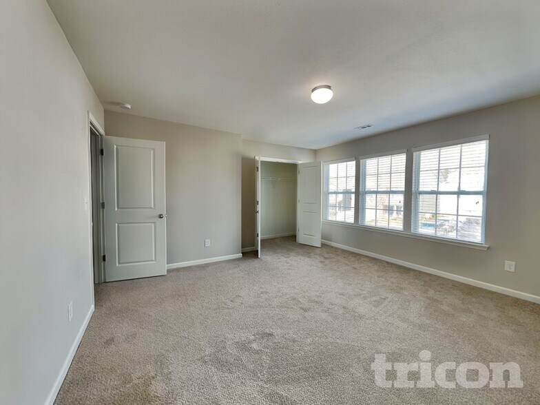 Building Photo - 1935 Windy Willow Ln