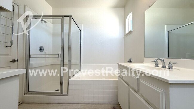 Building Photo - 13041 Walnut Way