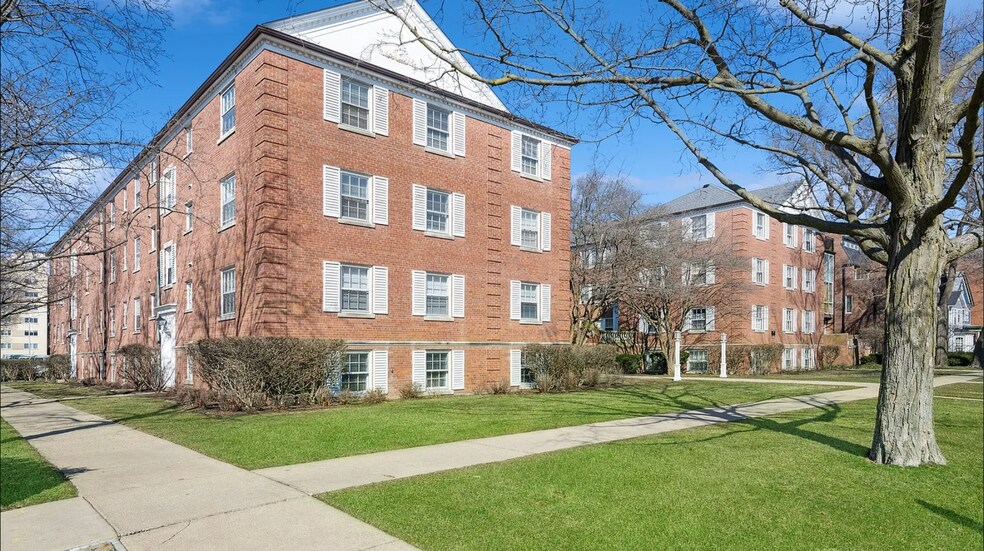 Building Photo - 1400 Hinman Ave