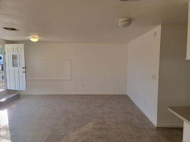 Building Photo - 1 Bedroom House in Bullhead City