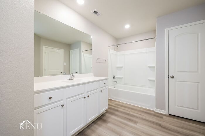 Building Photo - 25397 Cypress Bend Dr
