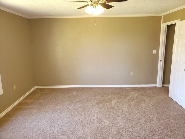 Building Photo - 223 S Willow St