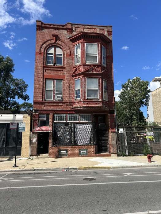 Building Photo - 3462 W North Ave