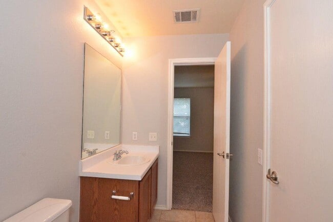 Building Photo - 7421 Elk Pass Dr