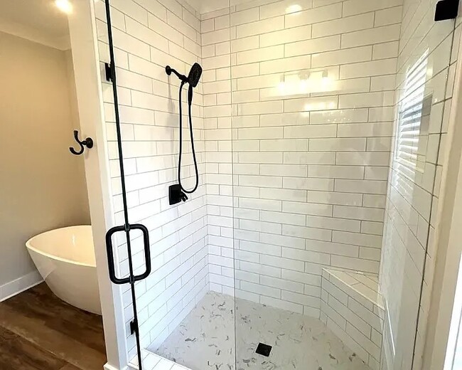 Building Photo - 300 N Rayleigh Dr