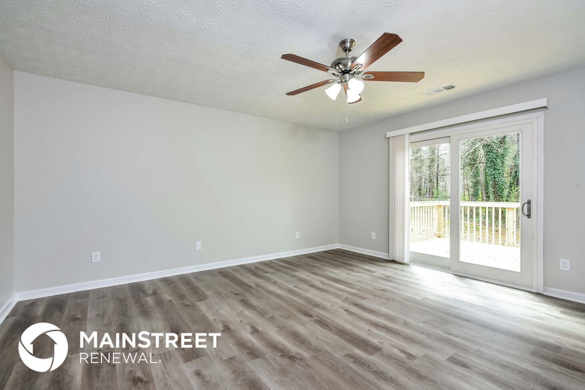 Building Photo - 637 Woodcrest Manor Dr