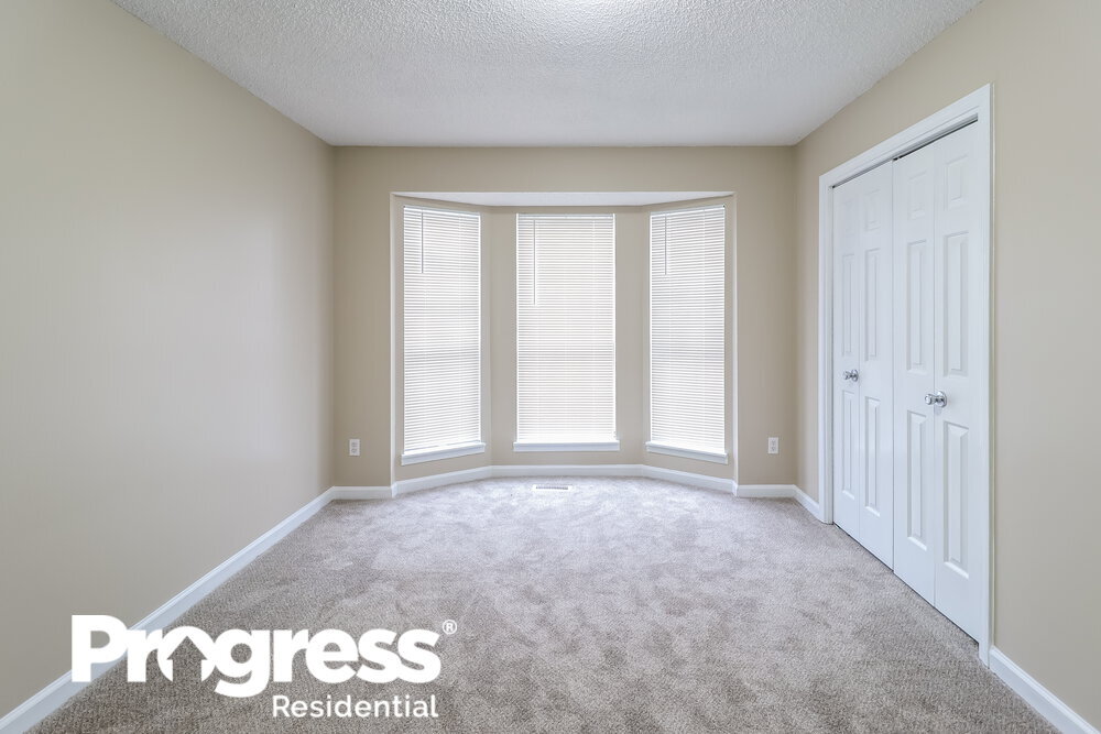 Building Photo - 2613 Laburnum Dr