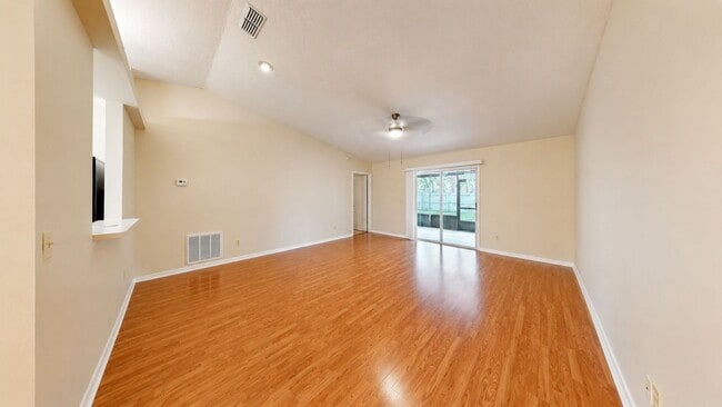 Building Photo - 3 Bedroom Home for Rent in Sunridge Woods – Davenport, FL