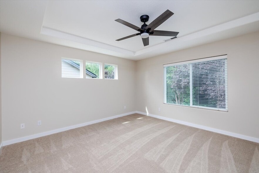 Spacious Primary Bedroom Up - 281 N Royal Oak St
