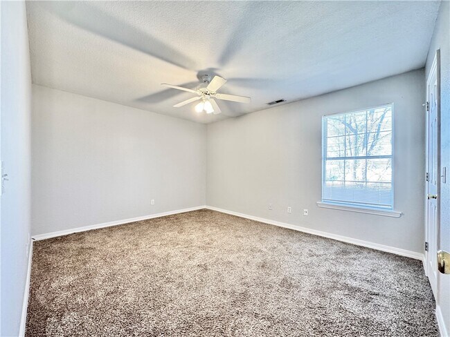 Building Photo - 1837 Pointer Ln