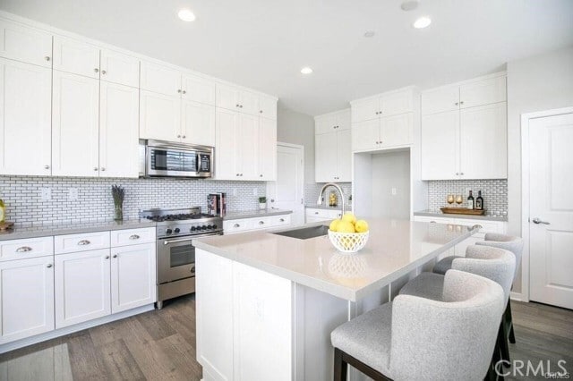 Building Photo - 411 Aura Dr