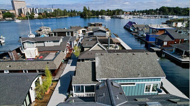 Building Photo - Portage Bay Floating Home