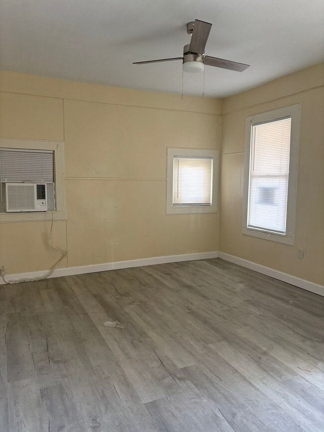 Building Photo - 4bed/2bath SFH Rent $1620/month ready December 2025
