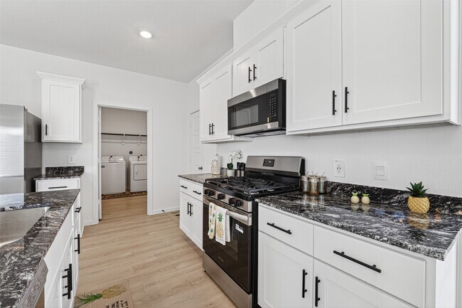 Building Photo - 407 Robin Ct