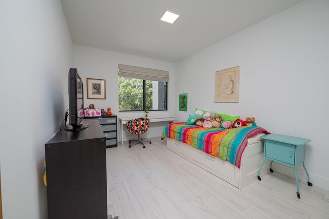 Building Photo - 6864 SW 80th St