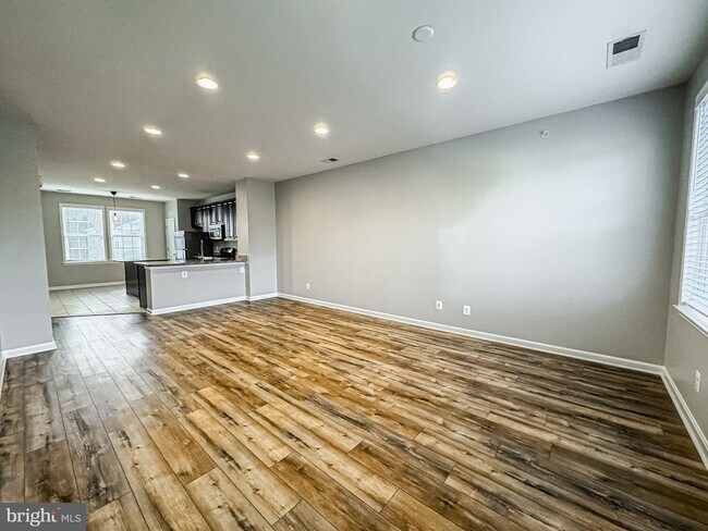 Building Photo - 42212 Water Iris Terrace