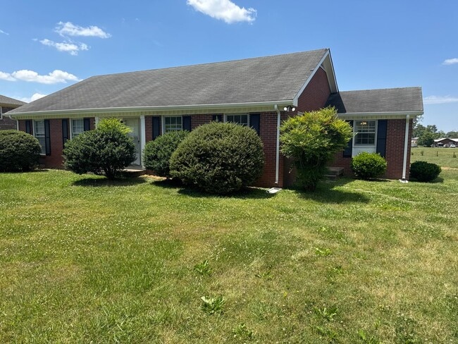 Building Photo - Quiet 2BR Duplex Living Near Old Hickory Lake