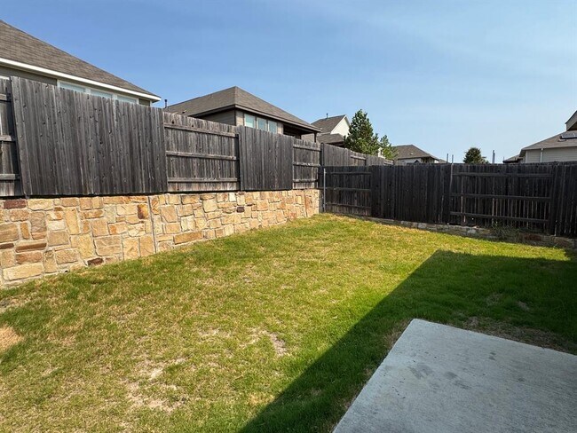 Building Photo - 212 Nettletree Dr