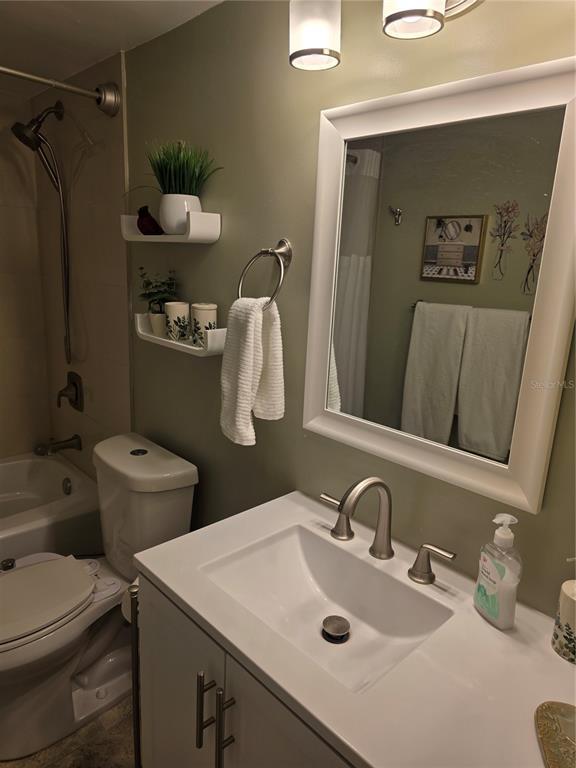 Building Photo - 511 Plaza Seville Ct