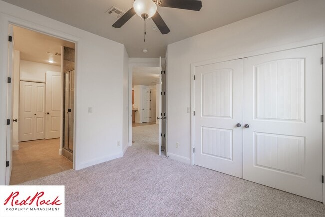Building Photo - Remarkable 3 Bedroom Condo Next to Sunbroo...