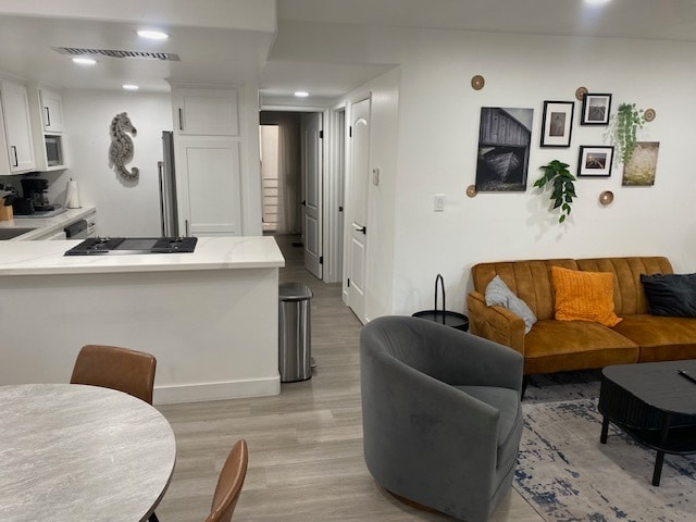 Building Photo - 213 Moonstone St